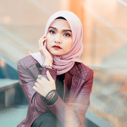 Paul më ndihmoi të çlirohesha nga bindjet kufizuese dhe më në fund të ndihesha i sigurt në vetvete. Vërtet më ndryshoi jetën!